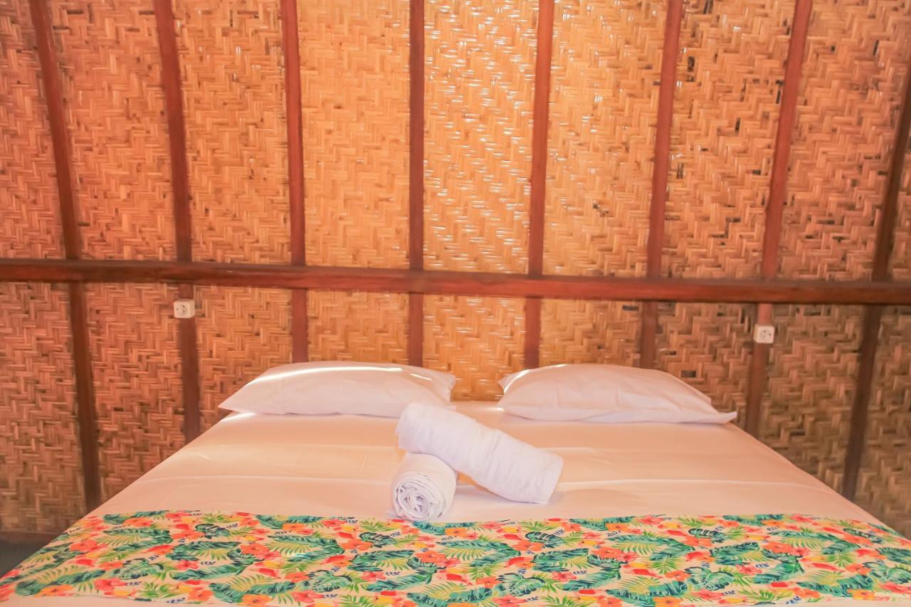 Tropical House Bungalows Gili Trawangan Exteriör bild